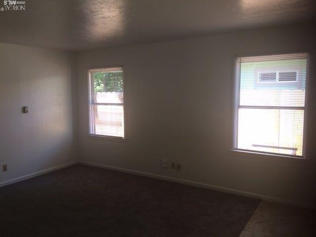 Building Photo - 690 Lovers Ln