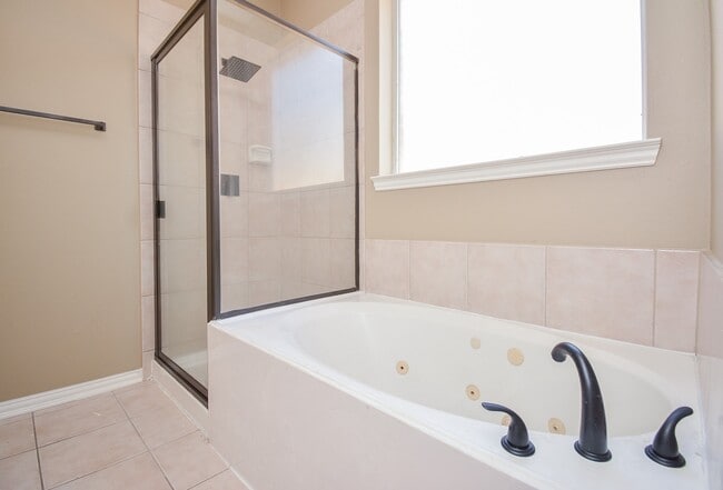 Building Photo - 3011 Nickleby Ct