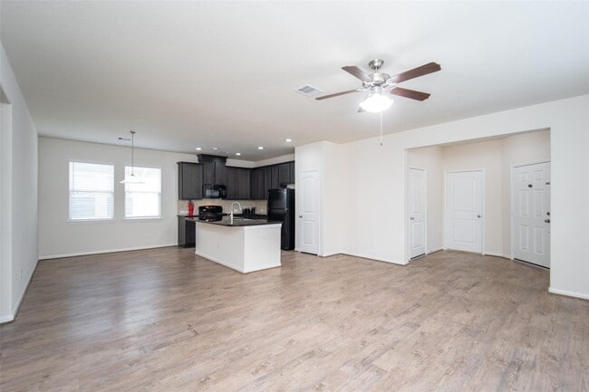 Building Photo - 14215 Campo Vista Dr