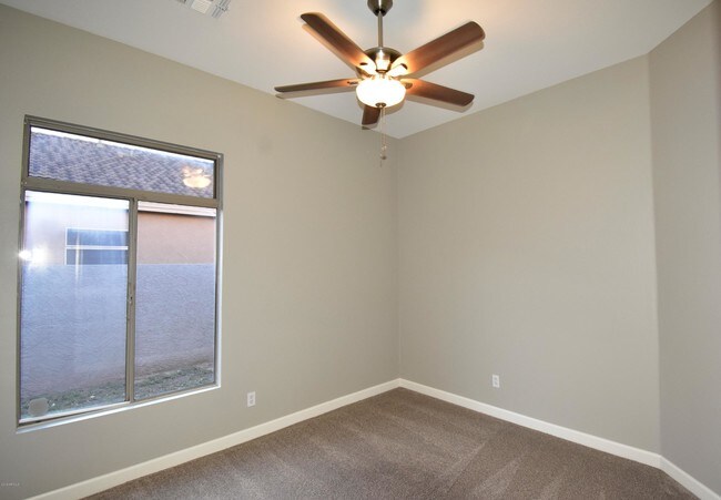 Building Photo - 9430 W Elm St