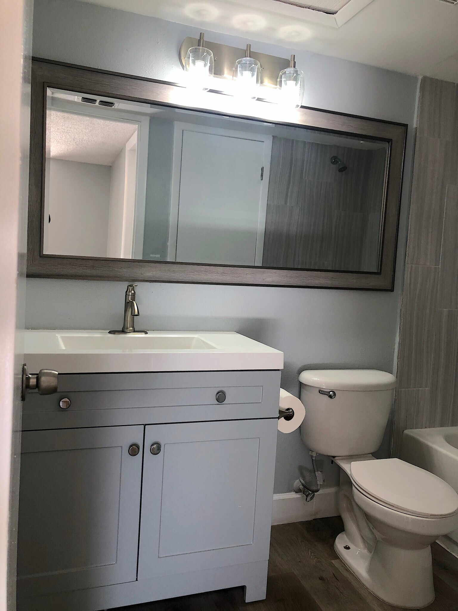 Building Photo - 351 Lone Hill Dr