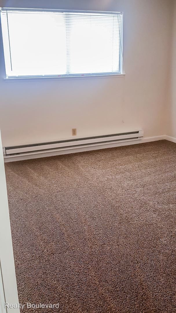 Building Photo - 2 br, 1 bath House - 705 Jamaica #4