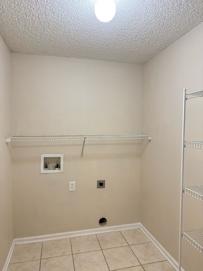 Building Photo - 119 Sapelo Dr