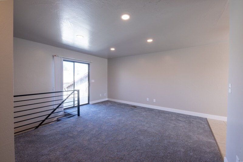 Building Photo - 5235 S Glendon Wy