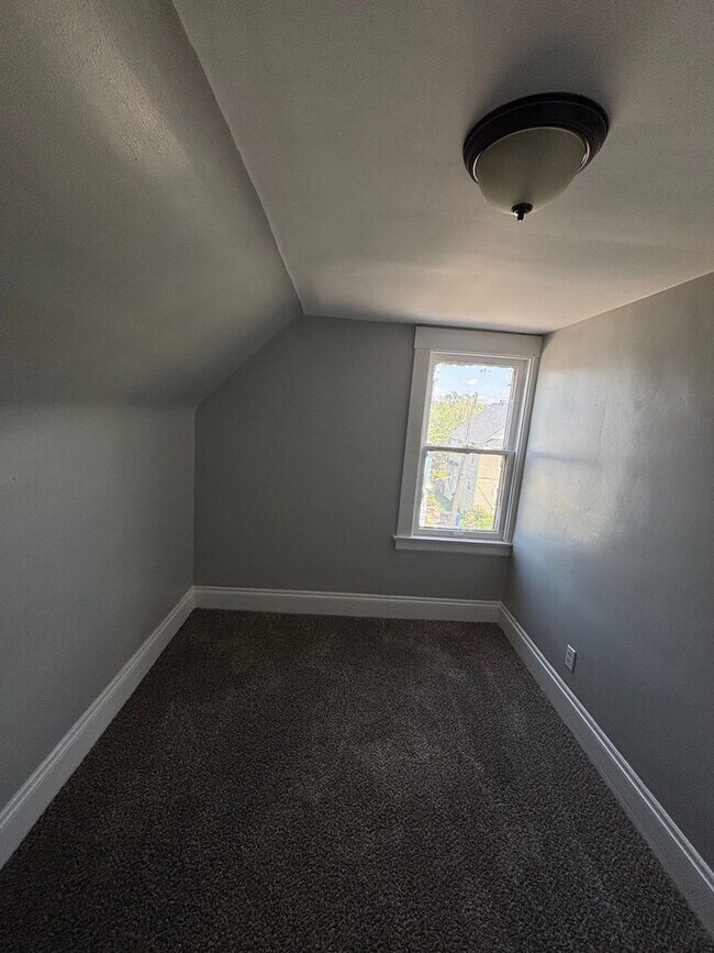 Building Photo - 1750 Alcoy Rd