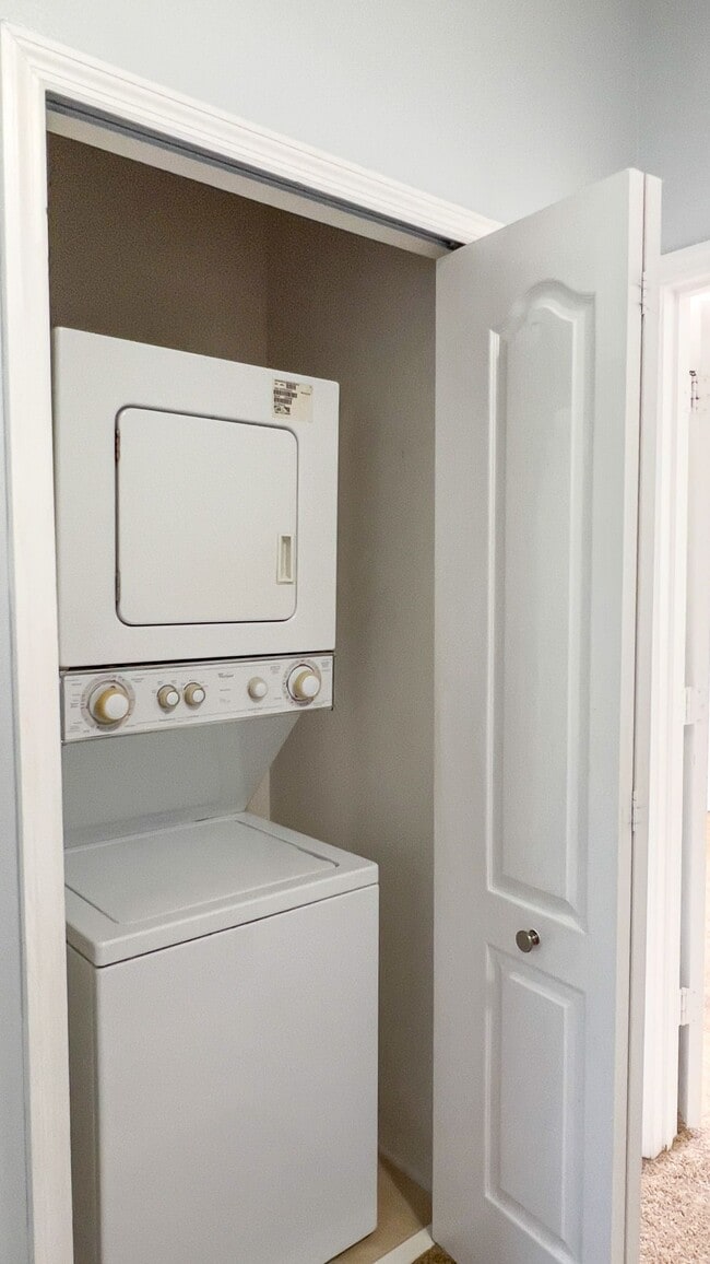 Building Photo - 3581 Wilshire Way Rd