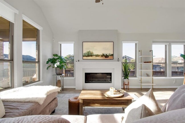 Building Photo - 104 Pin Cherry Pass