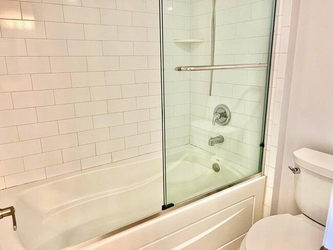 Building Photo - 1030 US-1