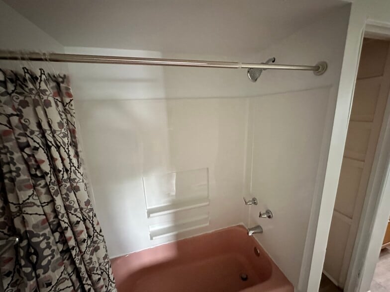 Building Photo - 68 W Center St