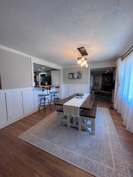 Building Photo - 222 S Vine St