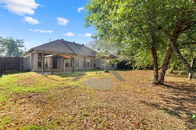 Building Photo - 3005 Plateau Dr