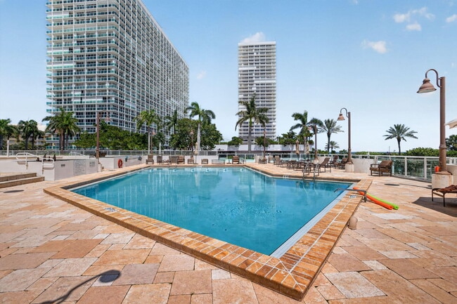 Building Photo - 2000 S Ocean Dr