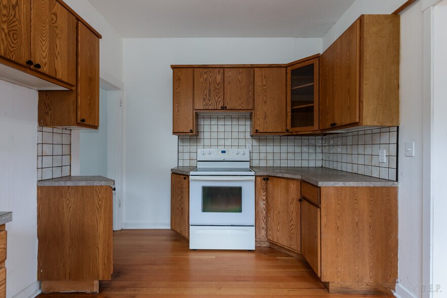 Building Photo - 410 W C St