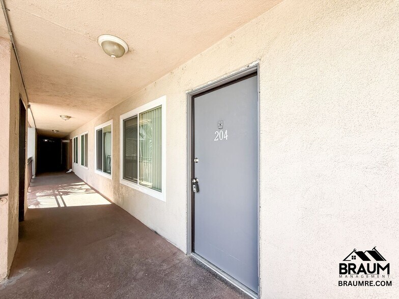 Building Photo - 6041 Whitsett Ave