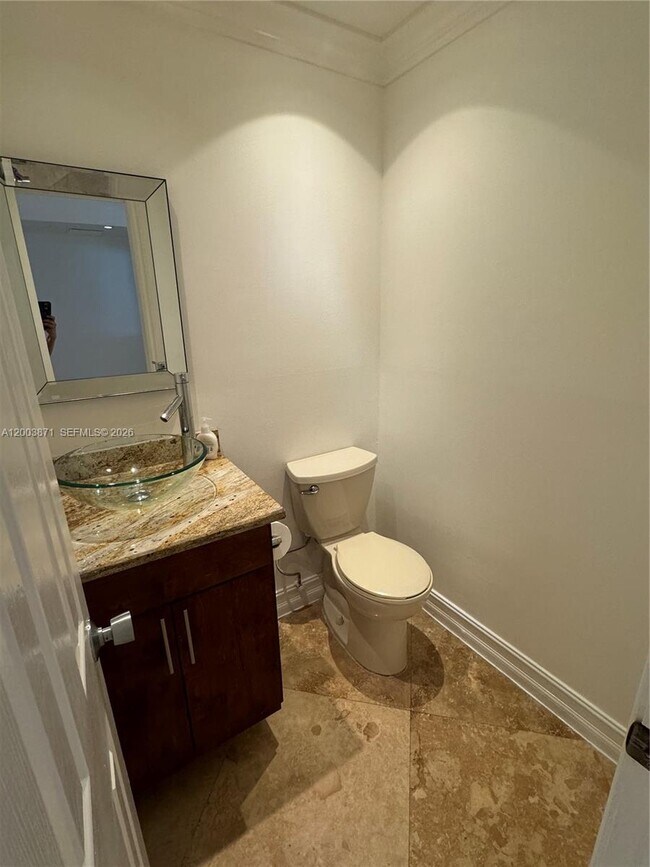 Building Photo - 3920 Woodside Dr