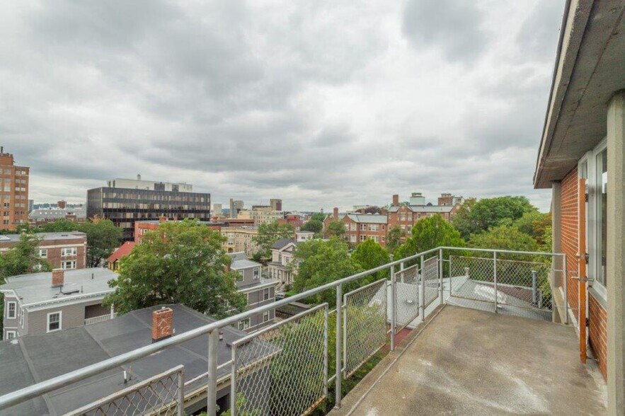 Building Photo - 330 Harvard St