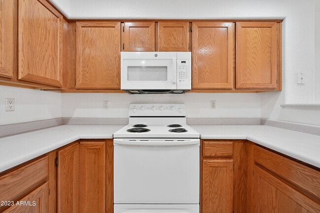Building Photo - 4734 W Townley Ave