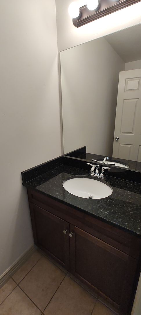 Building Photo - Beautiful Salt Lake Townhome!!!