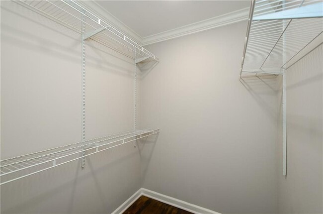 Building Photo - 729 Sunnybrook Dr