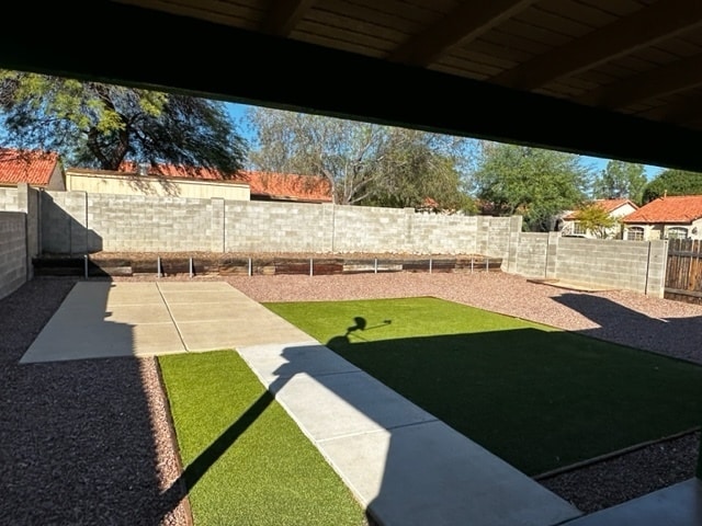 Building Photo - HOUSE FOR RENT