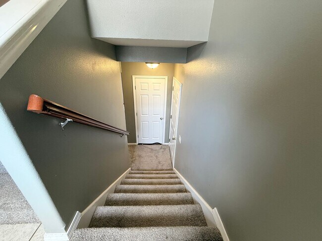 Building Photo - Beautiful Split Level in Northern Heights