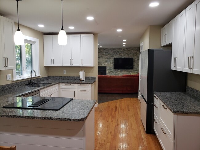 Building Photo - 4319 Kencrest Dr