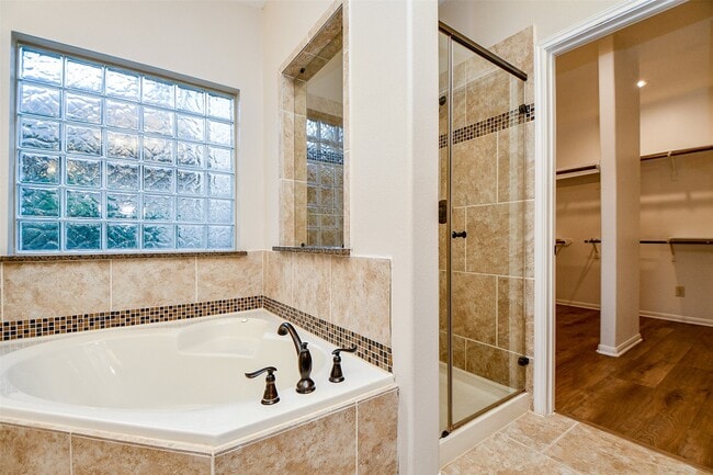 Building Photo - 26514 Forest Pine Ln