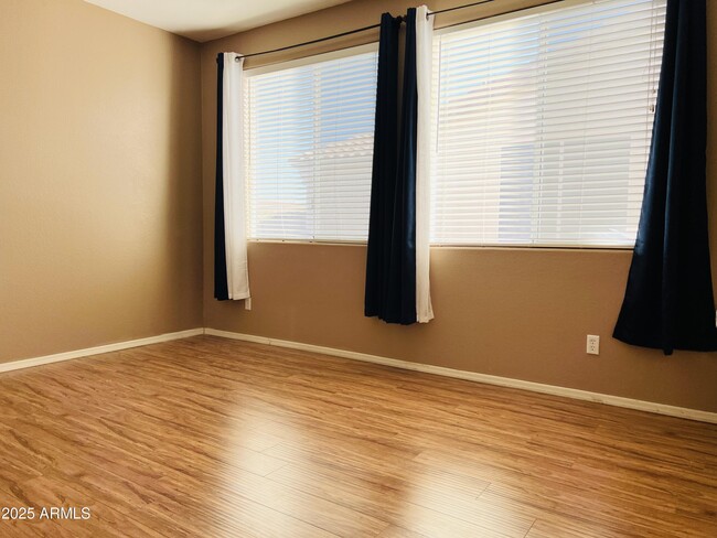 Building Photo - 1177 W Laredo Ave