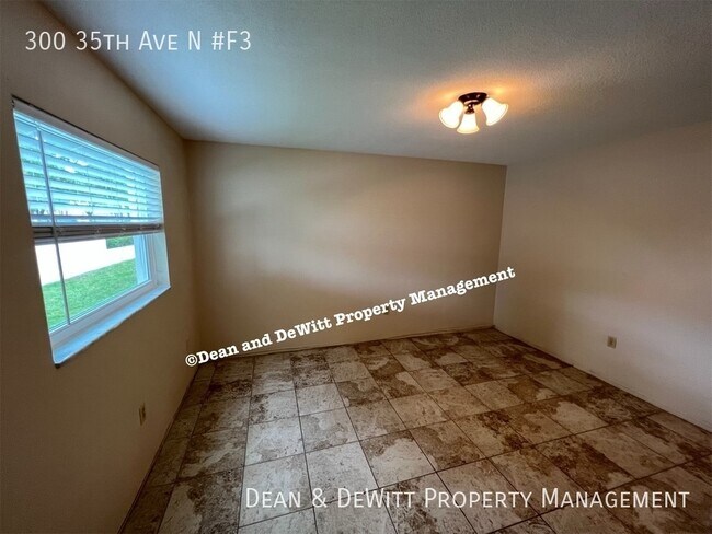 Building Photo - NE St Pete 1/1 Affordable Condo