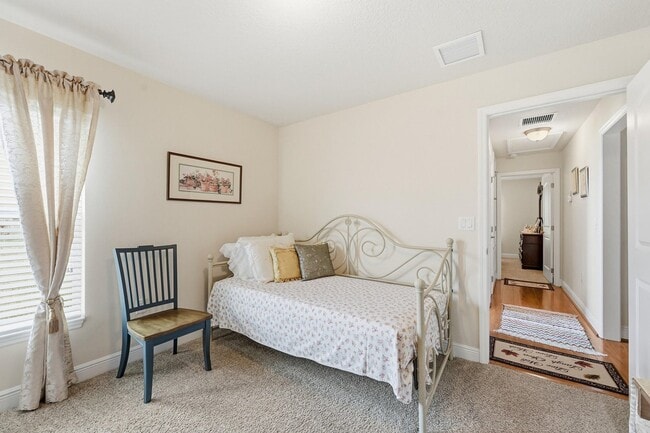 Building Photo - 5923 NW Brianna Ct