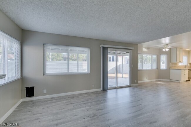 Building Photo - 2340 Belvedere Dr