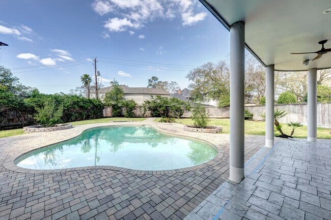 Building Photo - 5304 Braeburn Dr