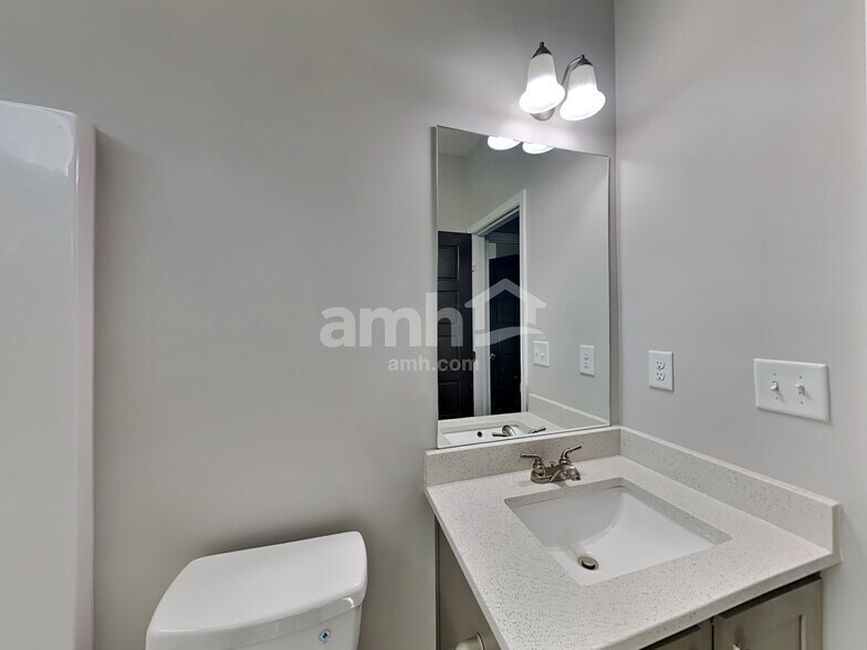 Building Photo - 1080 Victoria Walk Ln