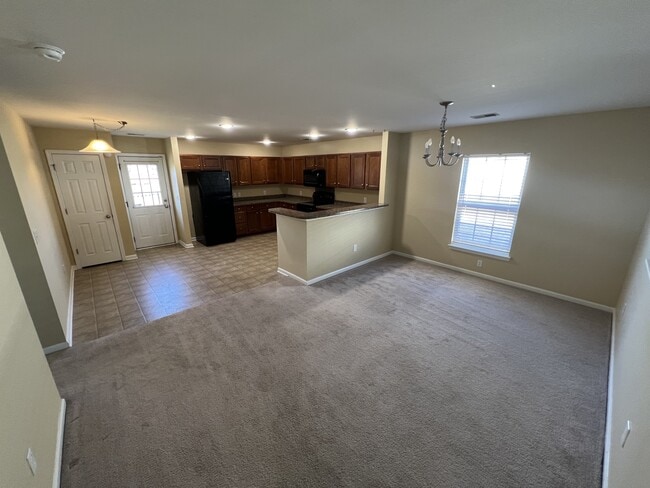 Building Photo - 1221 Briar Rose Ln