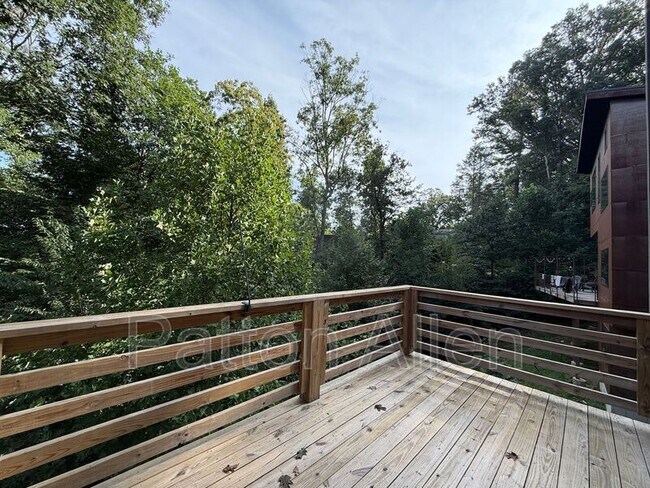 Building Photo - 92 Hibriten Dr
