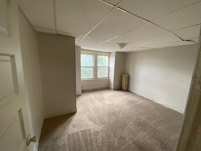 Building Photo - 5 Bedroom house harrisburg for rent 1,200 a month