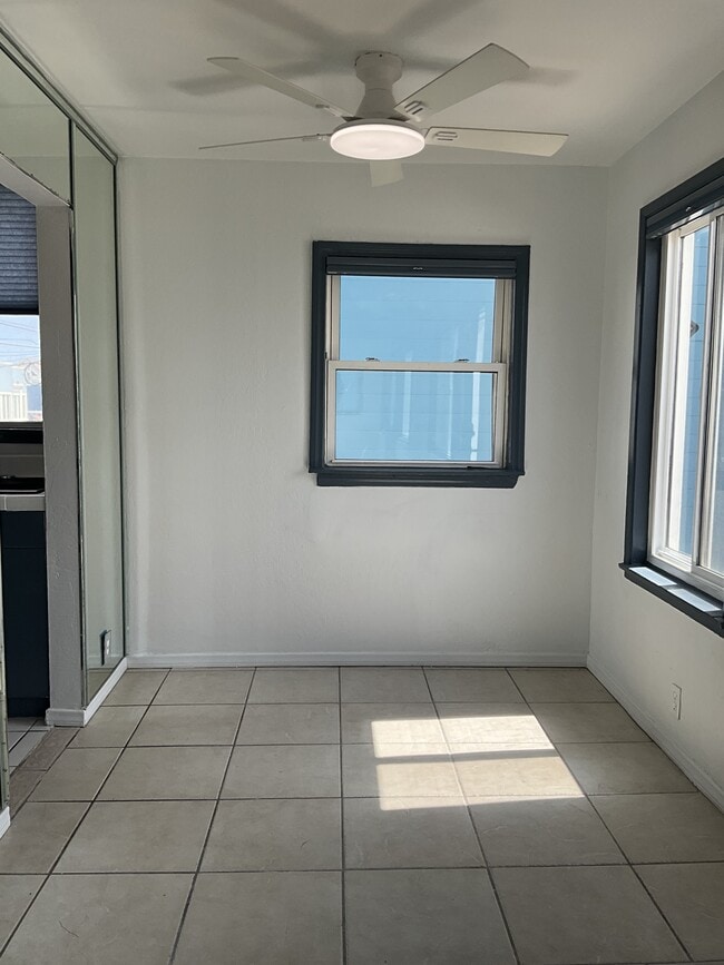 Building Photo - 3773 Ocean Front Walk