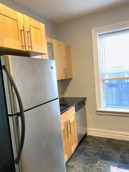 Building Photo - 57 Corbin Ave