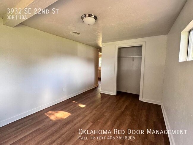 Building Photo - 3932 SE 22nd St