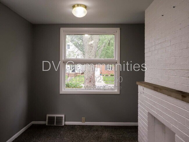 Building Photo - 1504 Sherbrook Rd