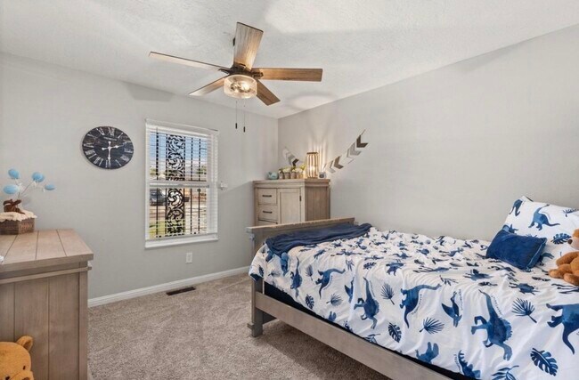 Building Photo - 12100 Woodland Ave NE