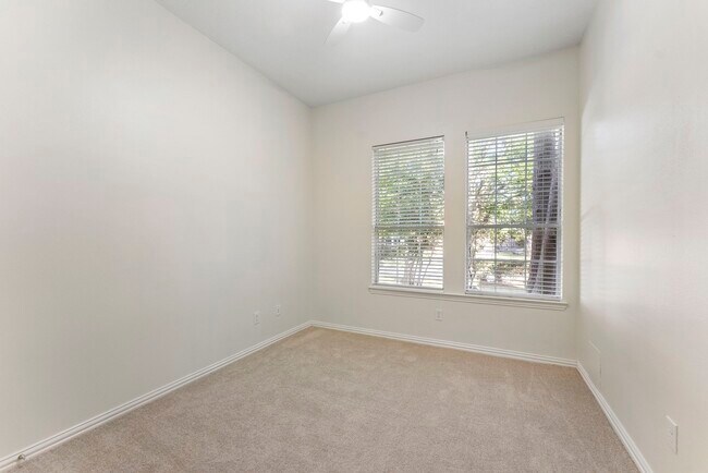 Building Photo - 10 Andante Trail Pl