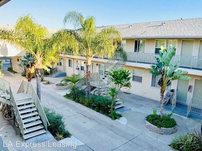 Building Photo - 6633 Crenshaw Blvd