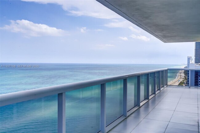 Building Photo - 1830 S Ocean Dr