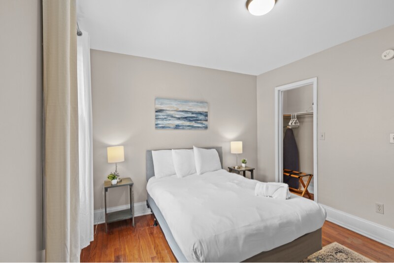 Building Photo - 711 W Blount St