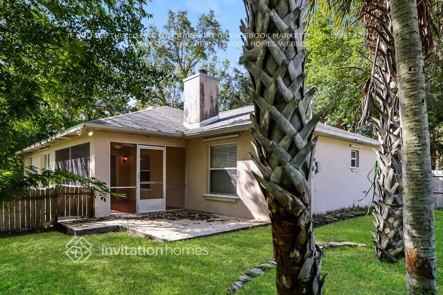 Building Photo - 1515 Pine Tree Dr