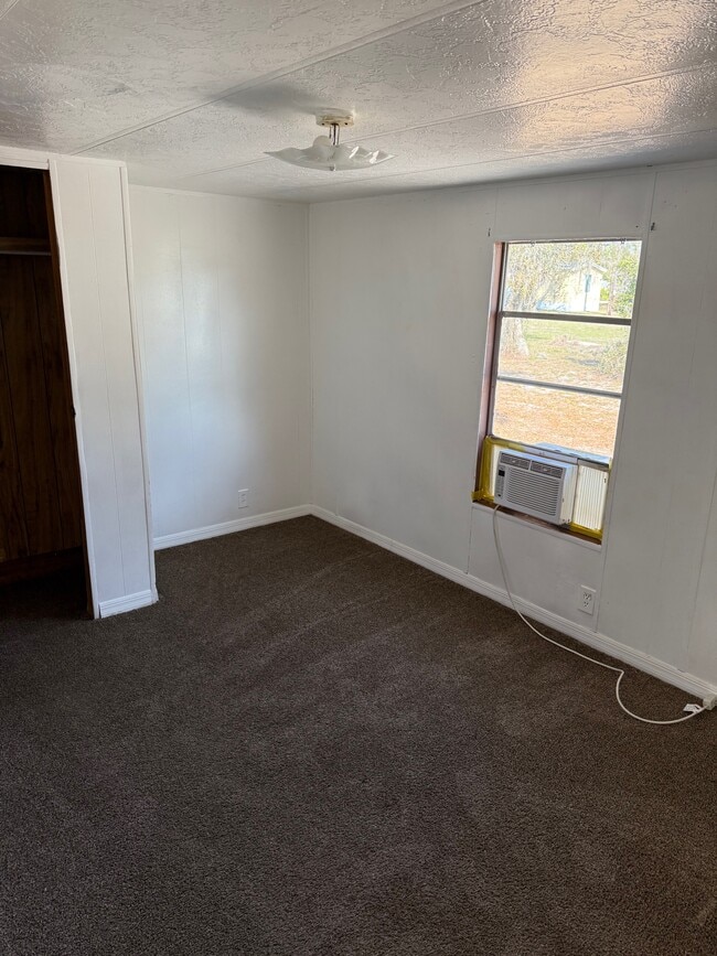 Building Photo - 5554 Lake Buffum Rd