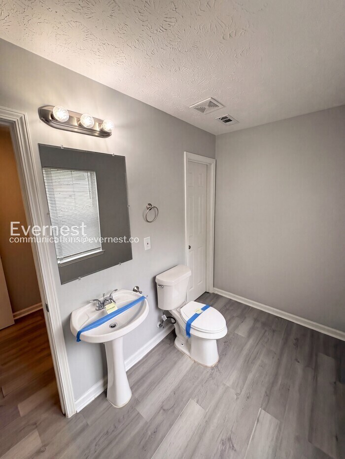 Building Photo - 3908 Old Ivy Ct