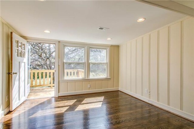 Building Photo - Stunning Renovated 1940s Home in Prime Eas...