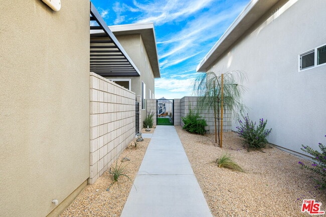 Building Photo - 1605 Candela Ct